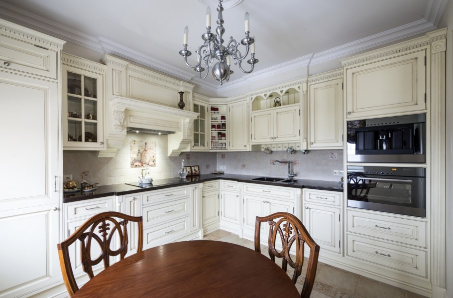 Кухня угловая Неоклассика беж