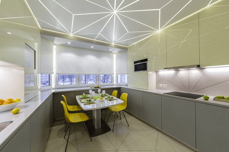 Натяжной потолок на кухне
