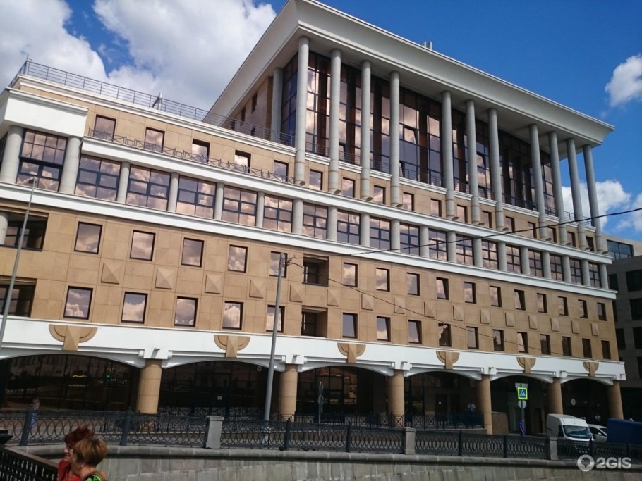 Стильный бюджетный ремонт кухни столовой в классическом стиле