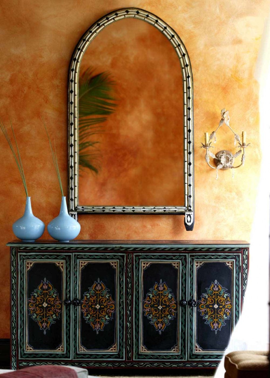 Декор стен тарелками в интерьере