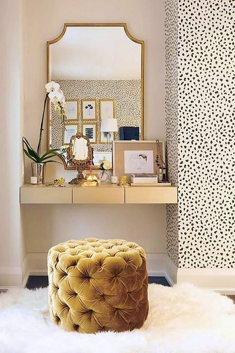 Уголок в спальню