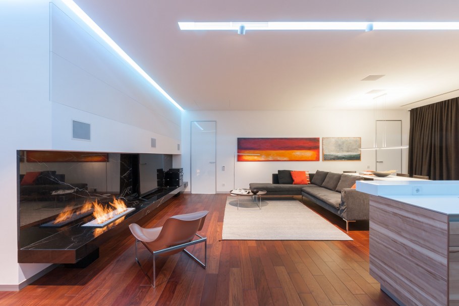 Просторная гостиная в стиле минимализма