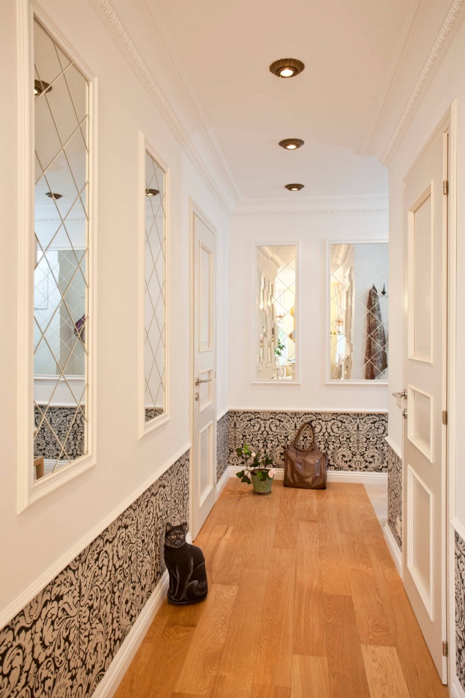 Декор узкого коридора