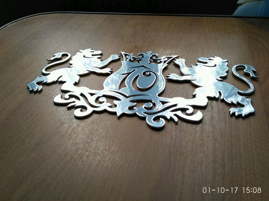 Лазерная резка металла таблички