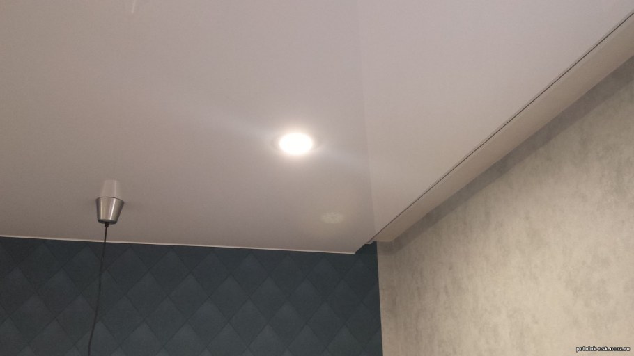 Натяжной потолок без ниши