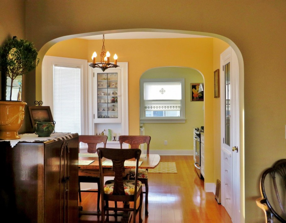 Полуарка между кухней и гостиной