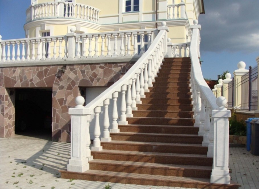 Пластиковые перила для крыльца