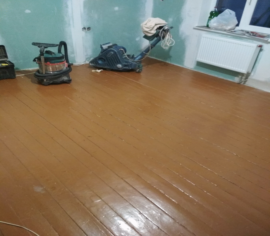 Крашеный деревянный пол