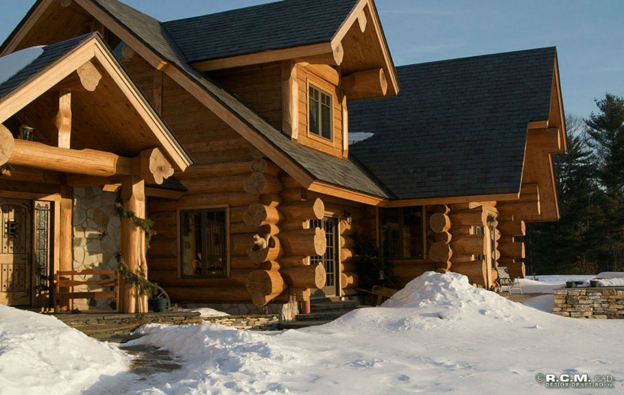 Дом из бревна ручной рубки