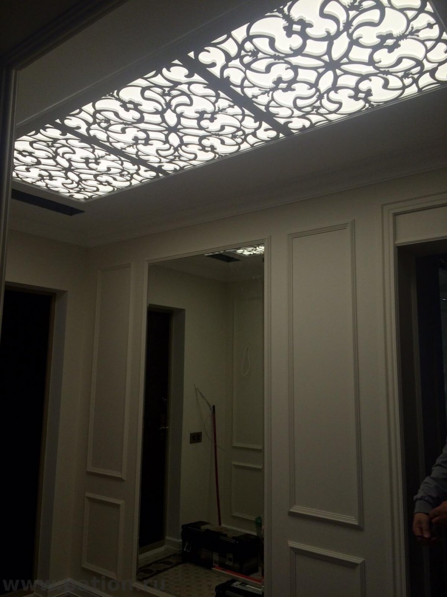 Резная панель с подсветкой