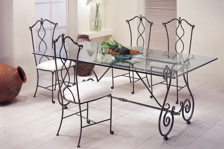 Кованые кухонные столы