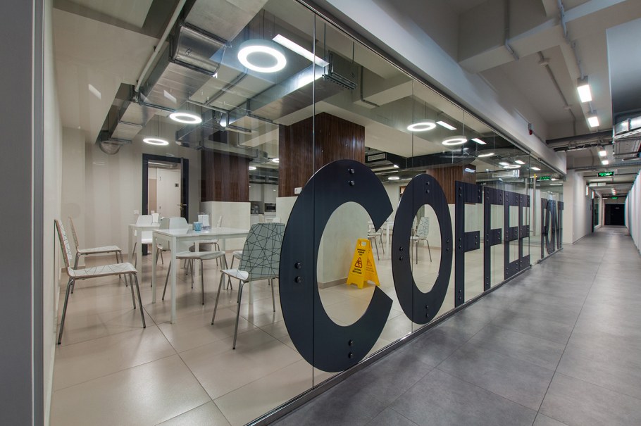 Абсолют Фрунзенская набережная