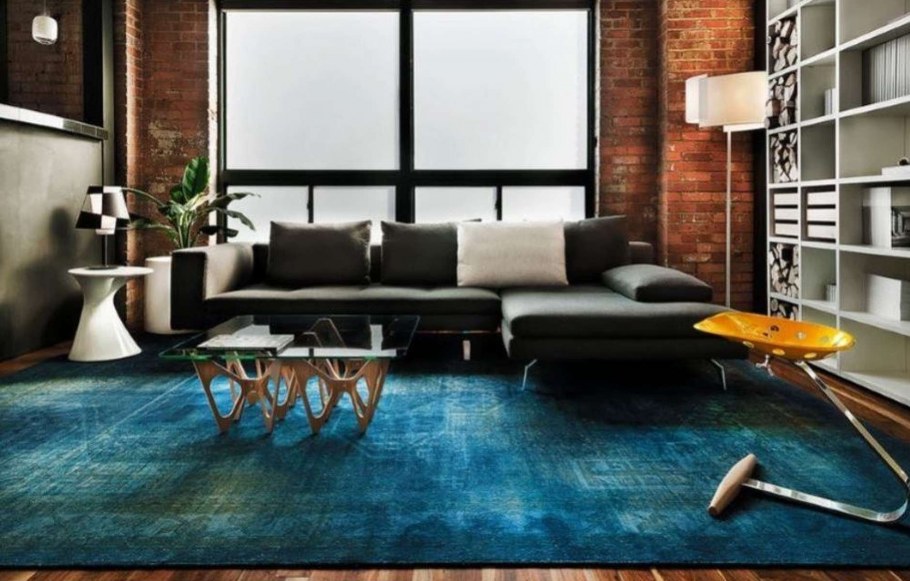 Белый бархатный диван