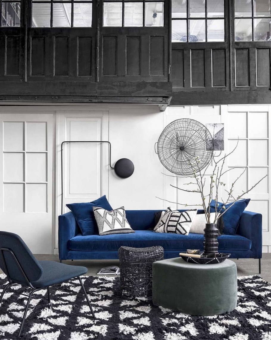 Синий цвет в интерьере лофт