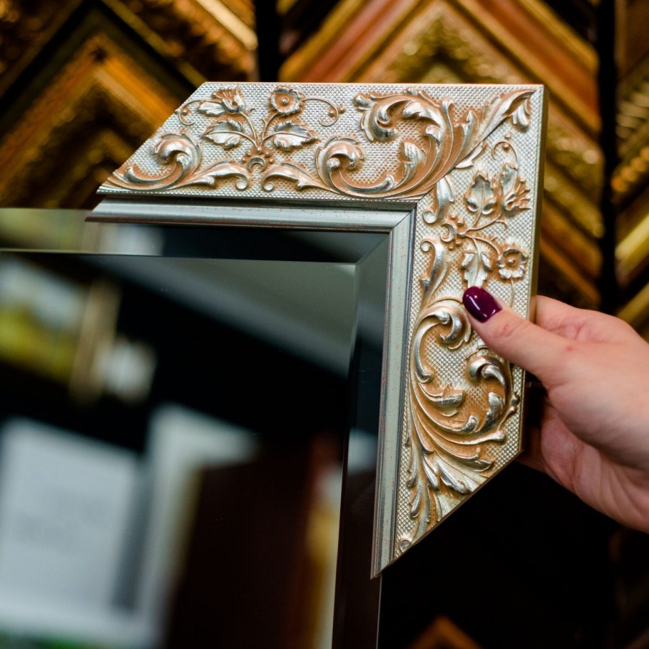 Широкий багет для зеркала