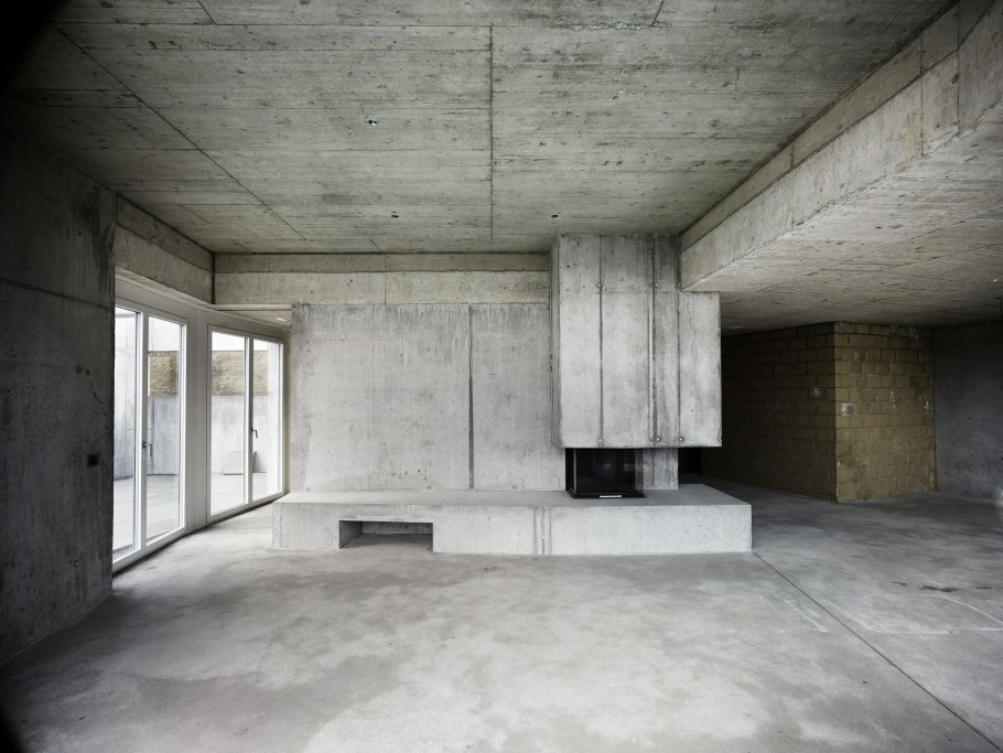 Бетонная комната