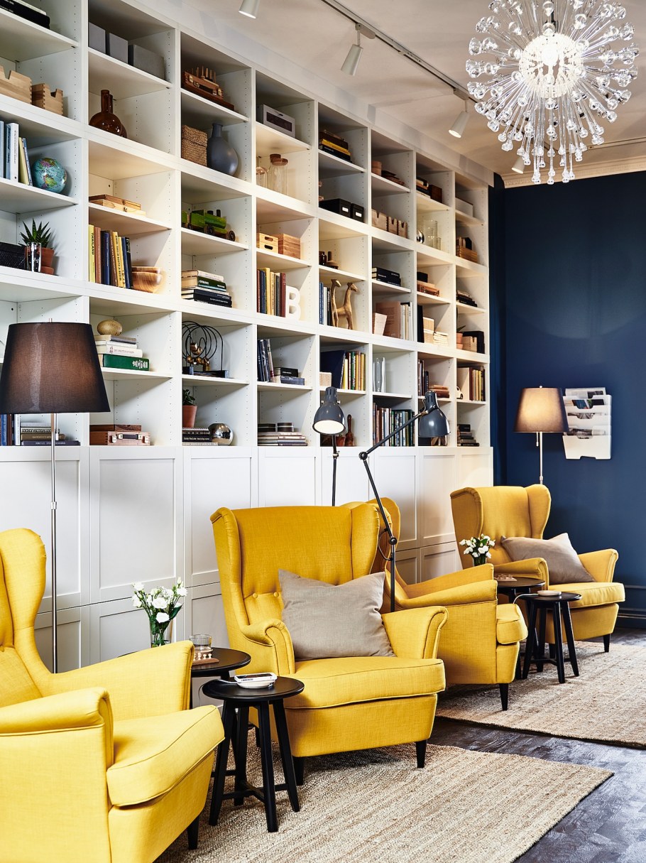 Желтое кресло в интерьере