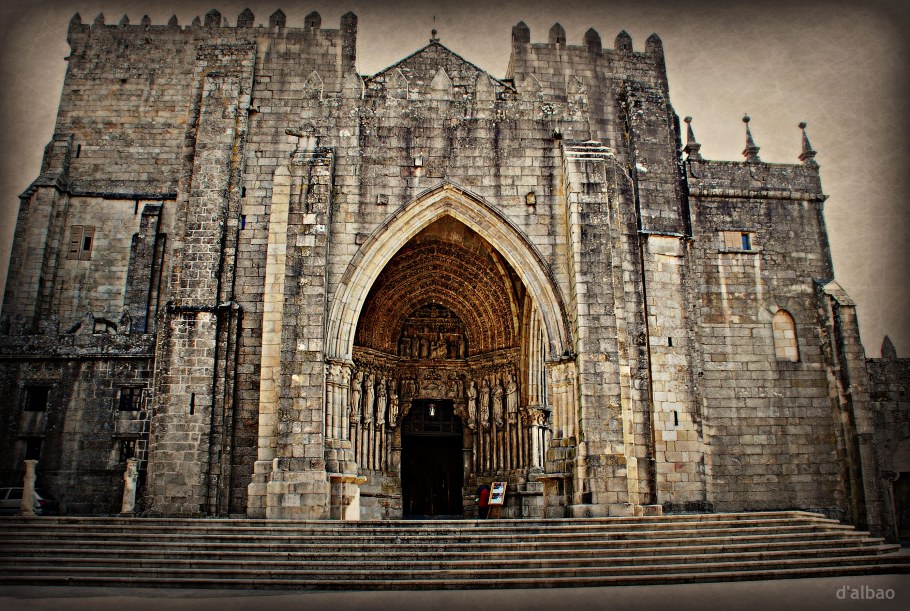 Готический собор Преображения Господня (Catedral de Santa María)