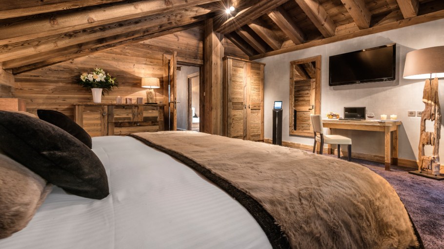 Шкуры в интерьере Шале