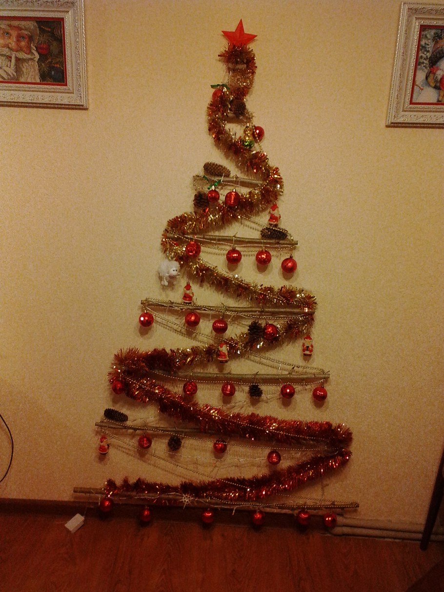 Украшение двери мишурой к новому году