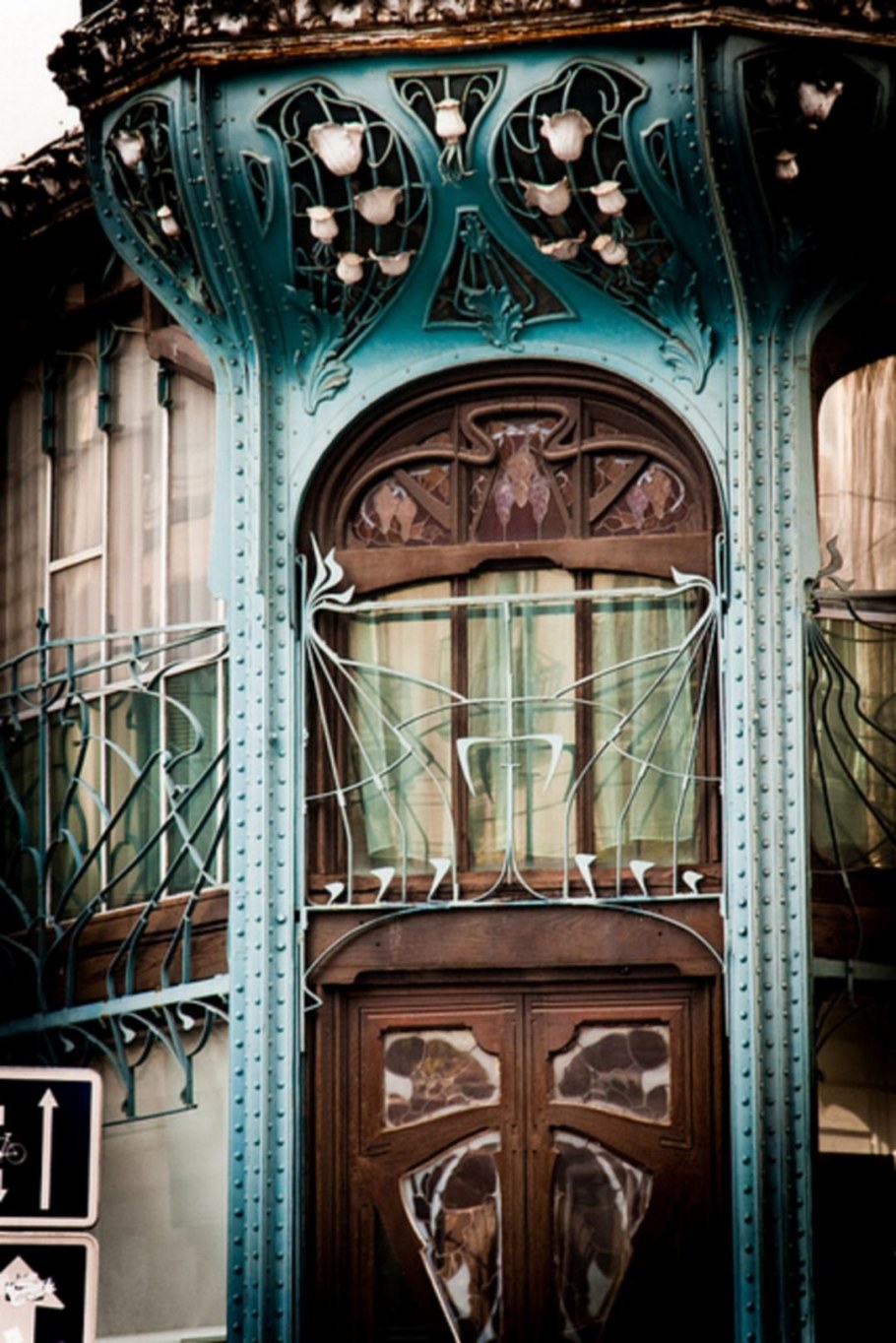 «Ар-нуво» (Art nouveau, Франция, Эктор Гимар)