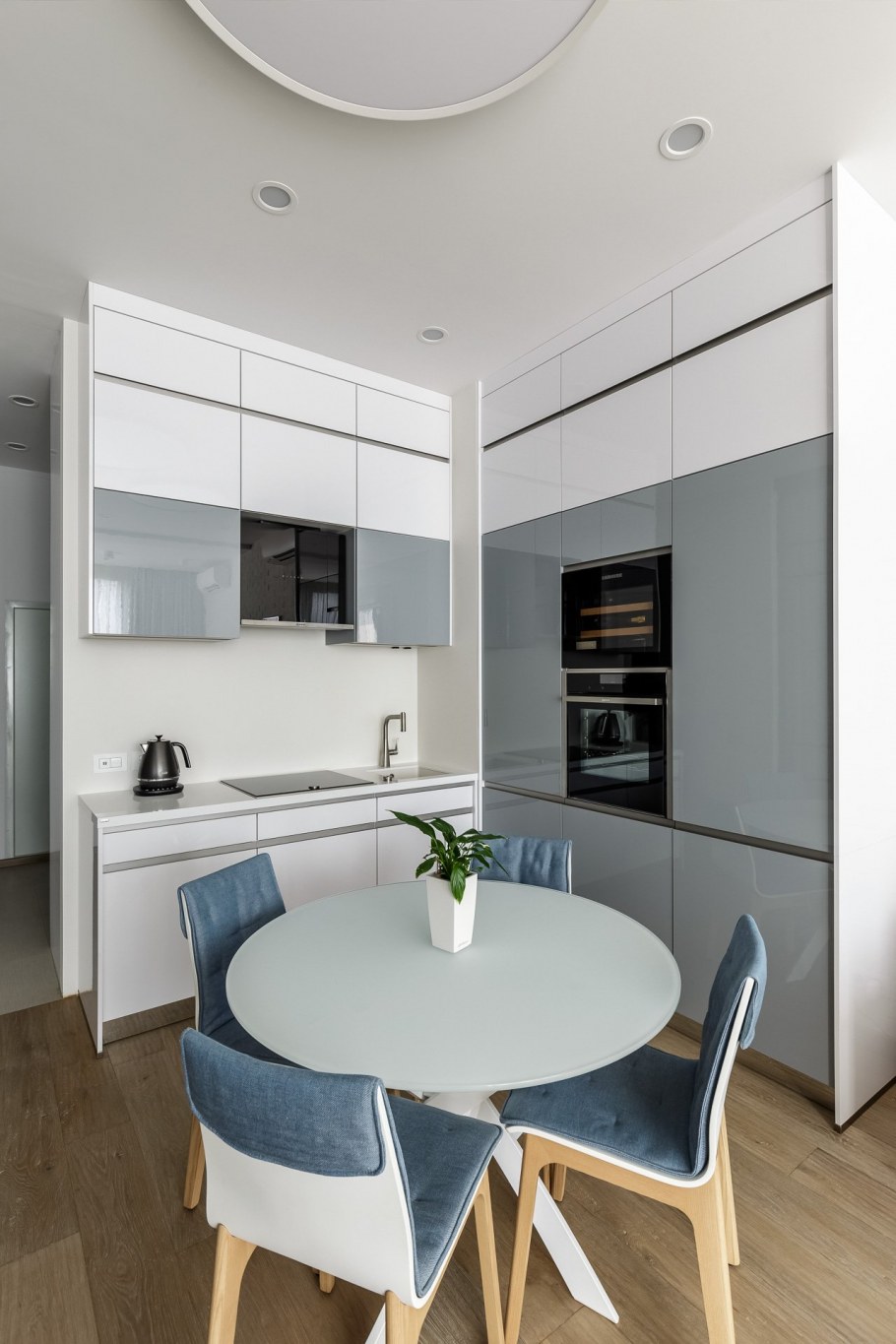 Современные круглые столы для кухни