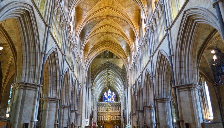 Готический собор в Кутансе, Франция