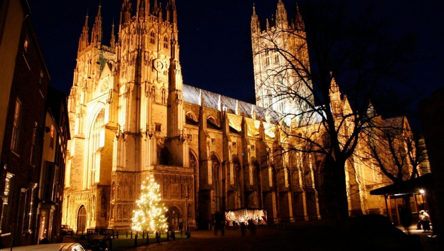 Кентерберийский собор в Англии снаружи