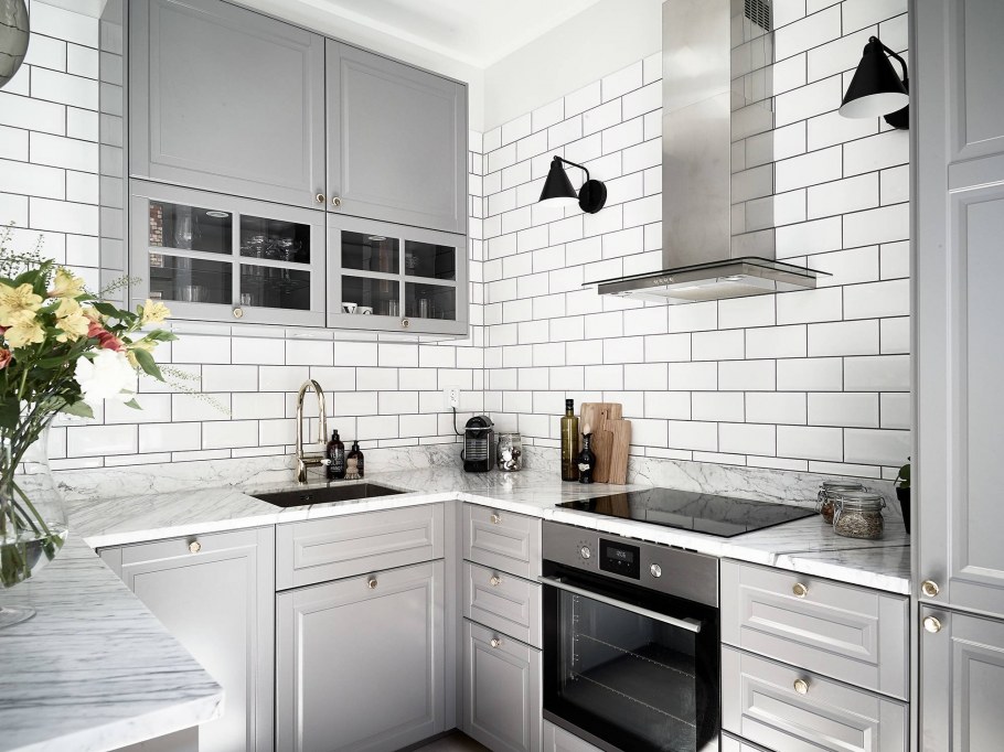 Сканди кухня серая