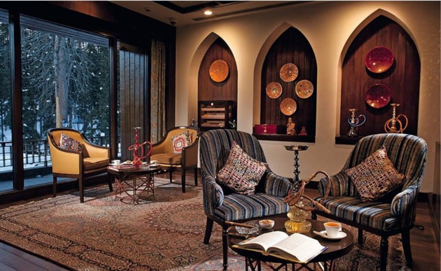 Кальянная комната в доме