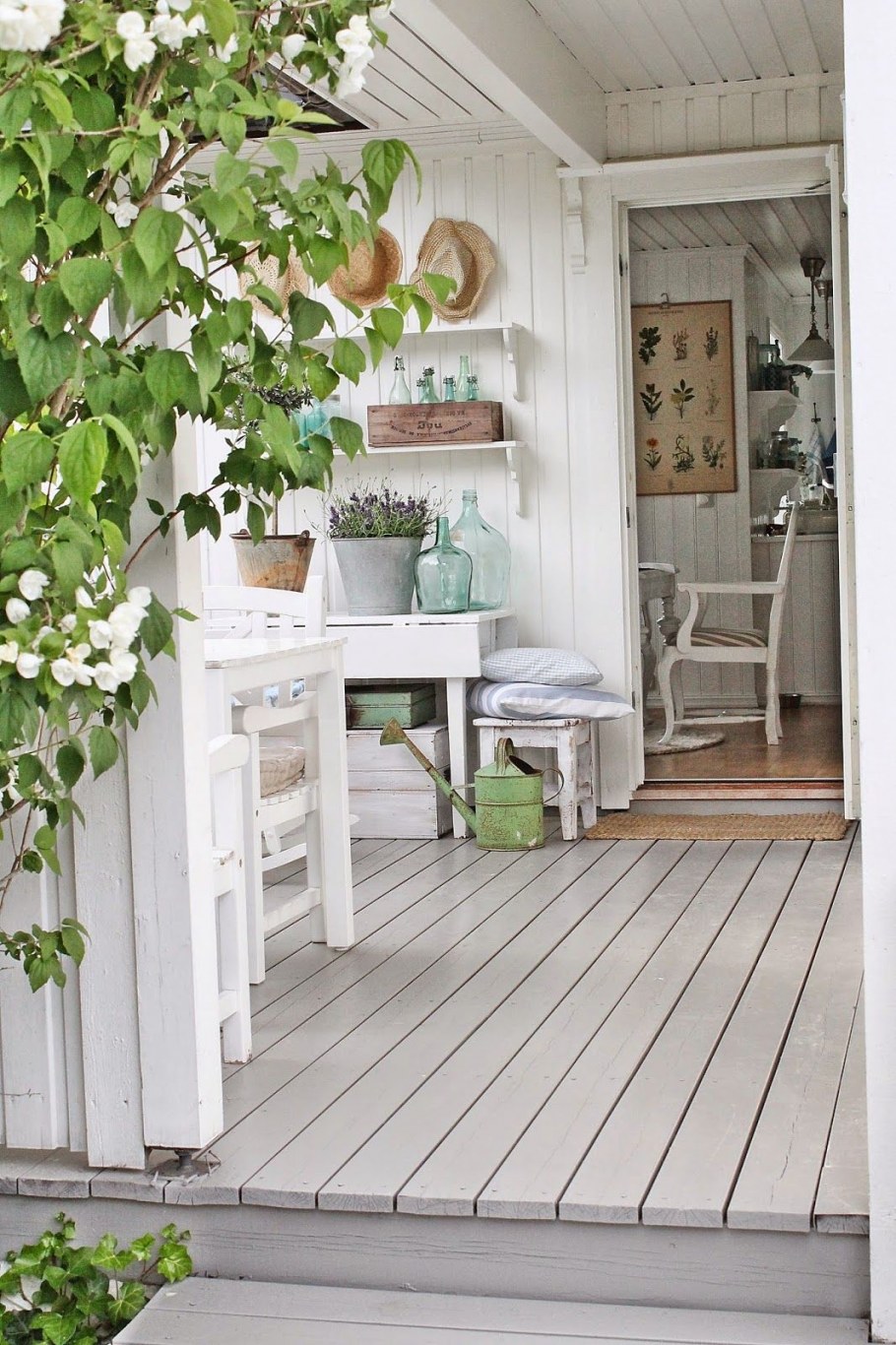 Вагонка белая веранда