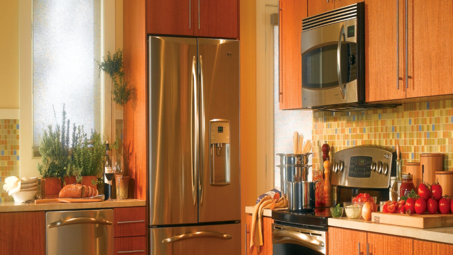 Маленькие кухни с холодильником