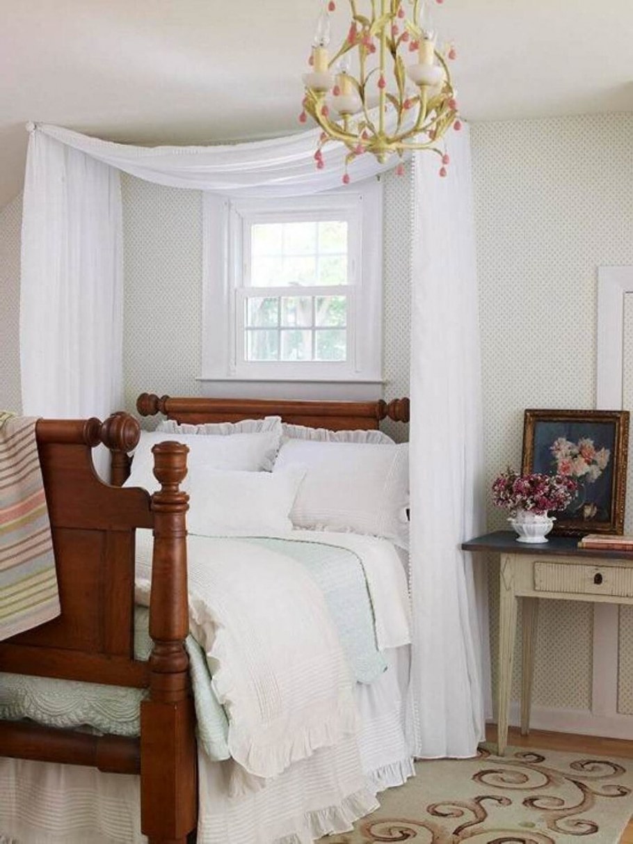 Балдахин над кроватью