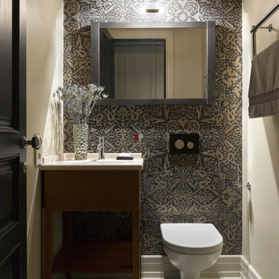 Интерьер туалета с раковиной