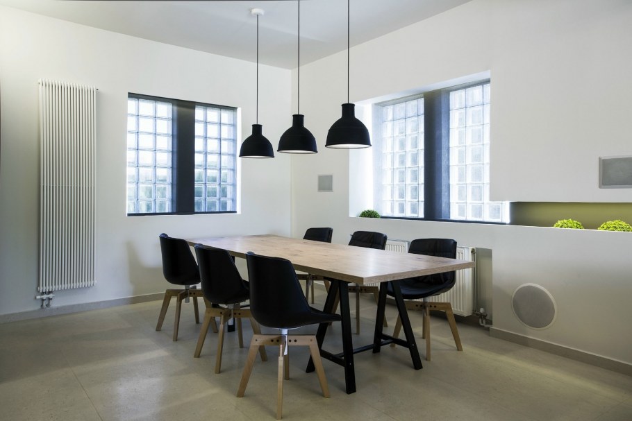 Конструктивизм в интерьере гостиной