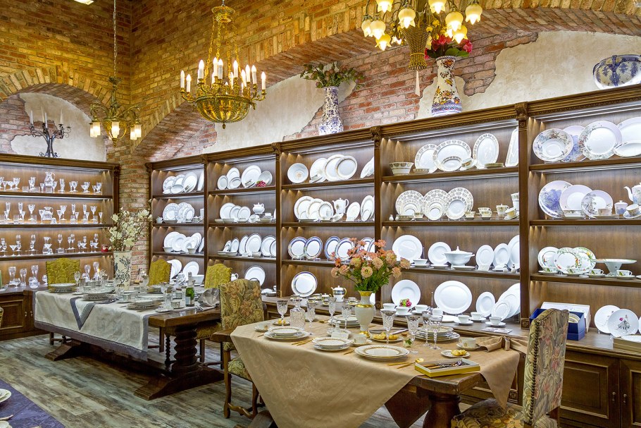 Шкаф в неоренессансном стиле