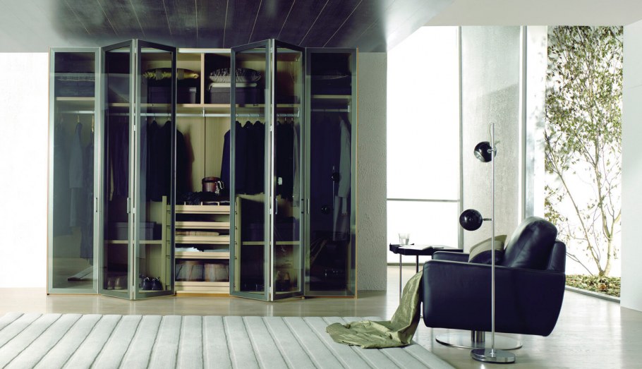 Шкаф со складными дверями