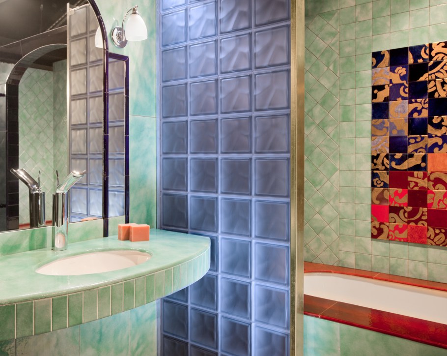 Стеклянные блоки в ванной