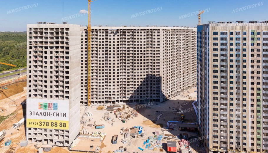 Торговый центр Эталон Поляны