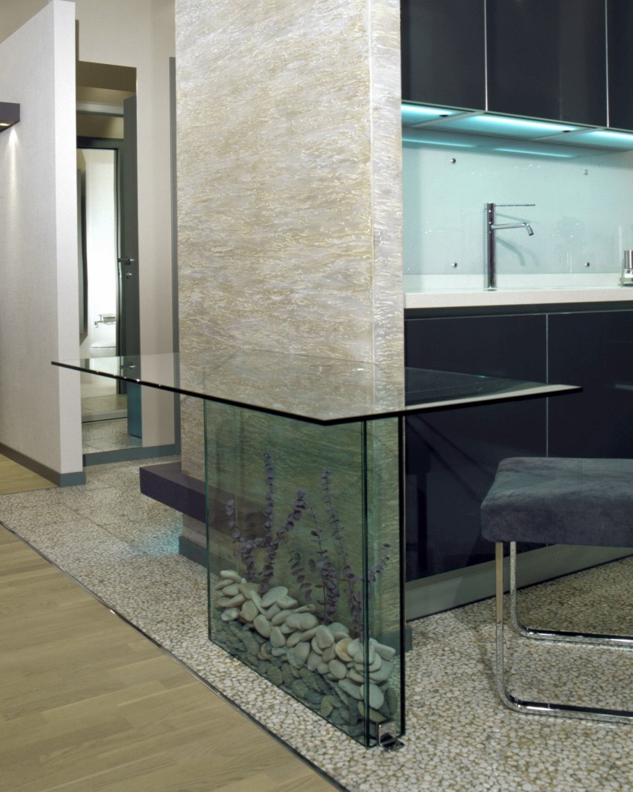 Барная стойка раздвижная из стекла