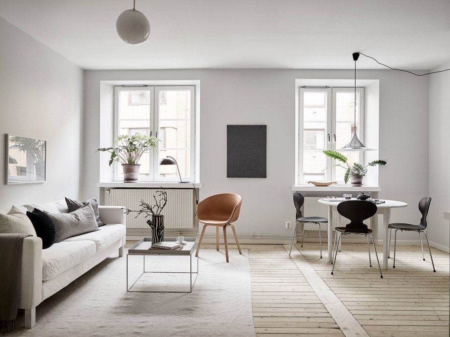 Светлый в теплой монохромный интерьер