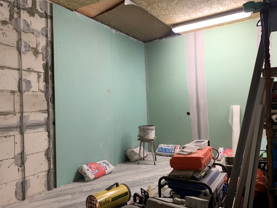 Обшивка стен гаража