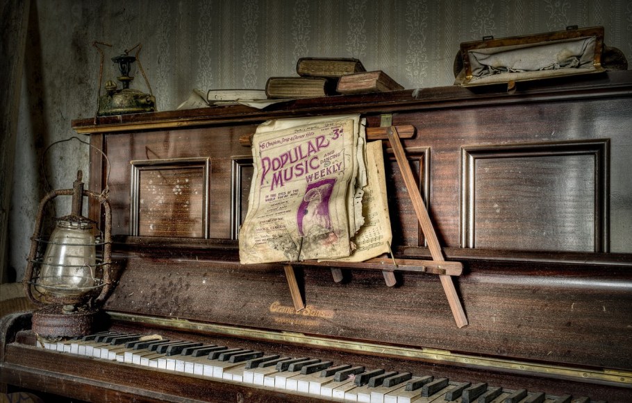 Старинный рояль Ноты
