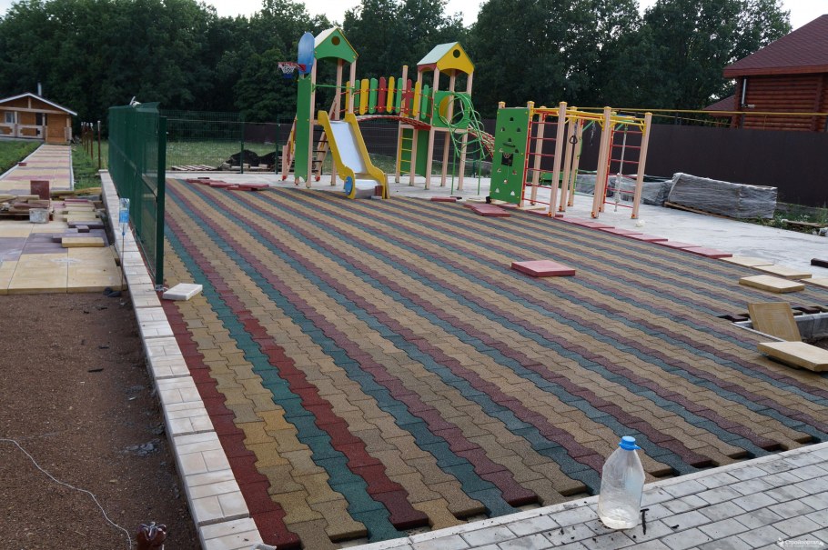 Резиновая плитка для дорожек