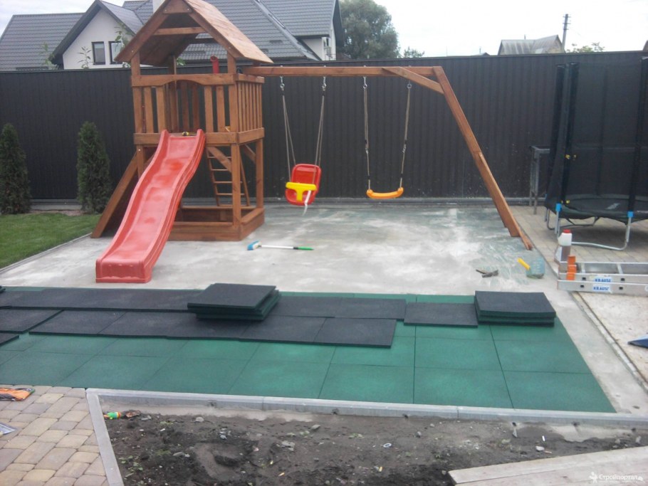 Покрытие для детских площадок на даче