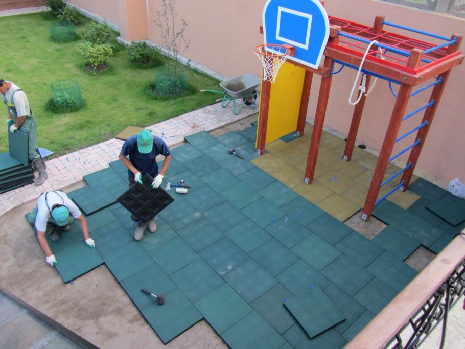 Резиновая плитка для площадок