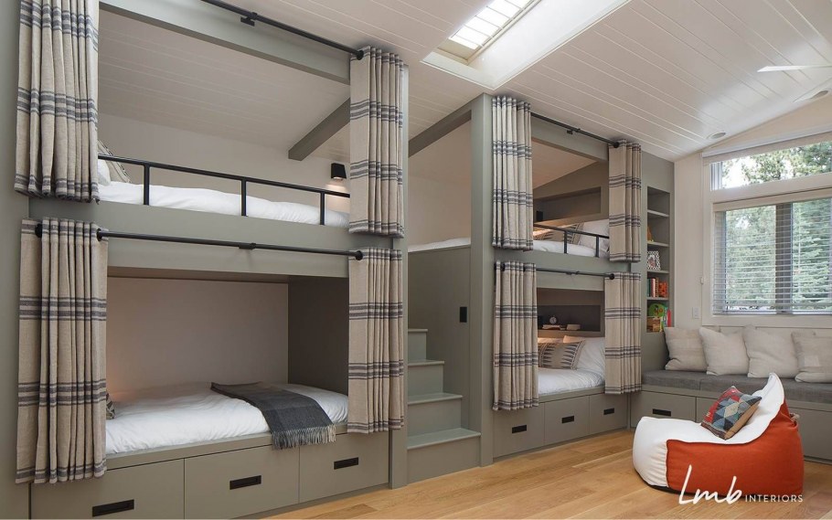 Спальня лофт с антресолью