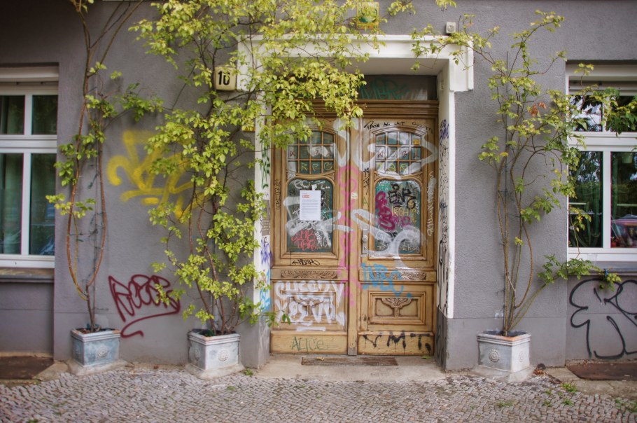 Необычный декор стен