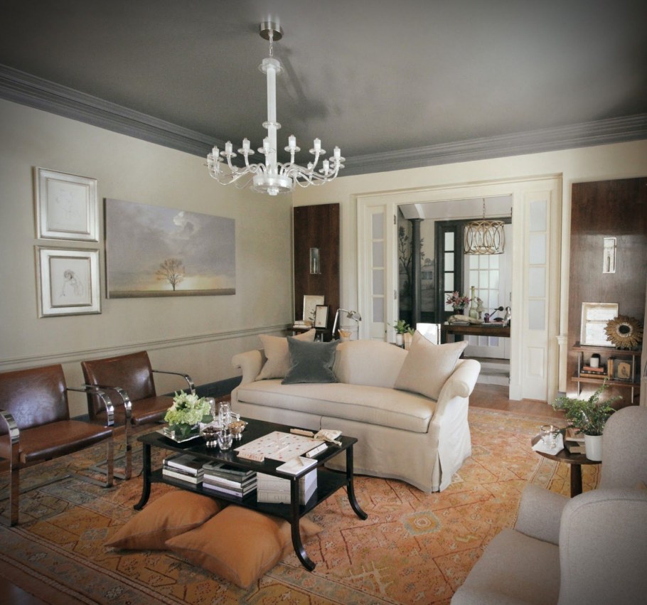 Светло серый потолок