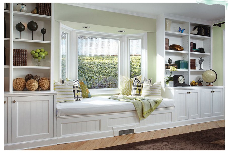 Широкий подоконник